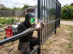 Сварка забора из профильной трубы